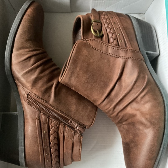 Coconuts Baretraps Booties - Picture 2 of 7